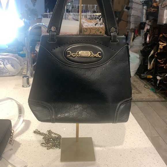 Gucci Vintage Black leather Debossed Shoulder Bag with Gold Hardware RARE